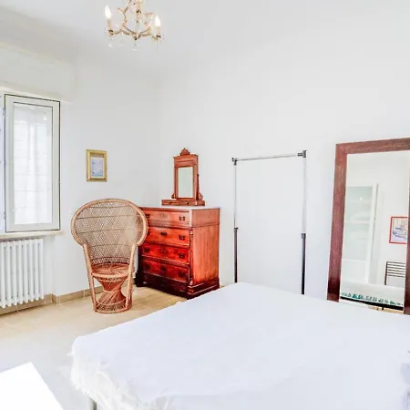 Daniela Del Вілла *