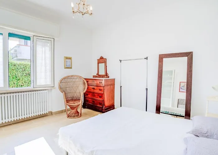 Daniela Del Вілла *