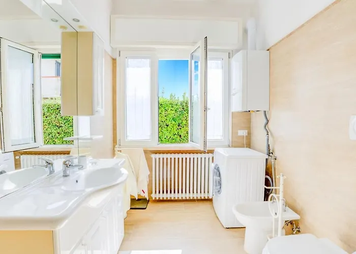 Daniela Del Вілла *