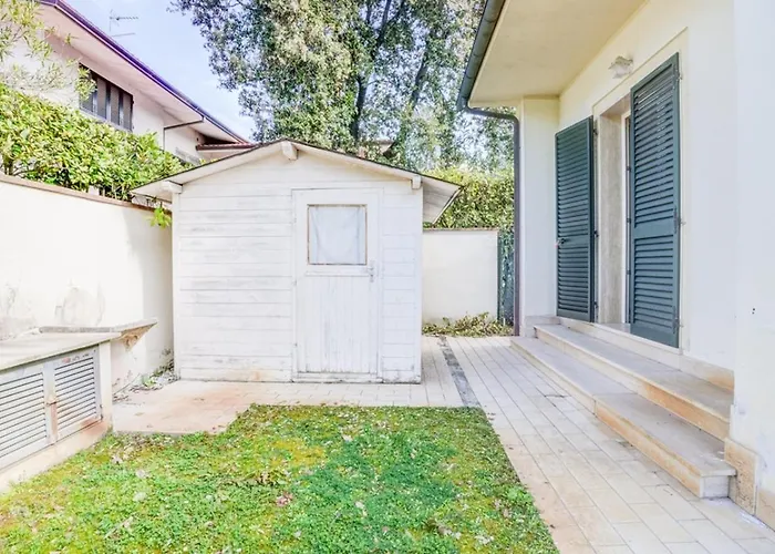 Daniela Del Вілла *